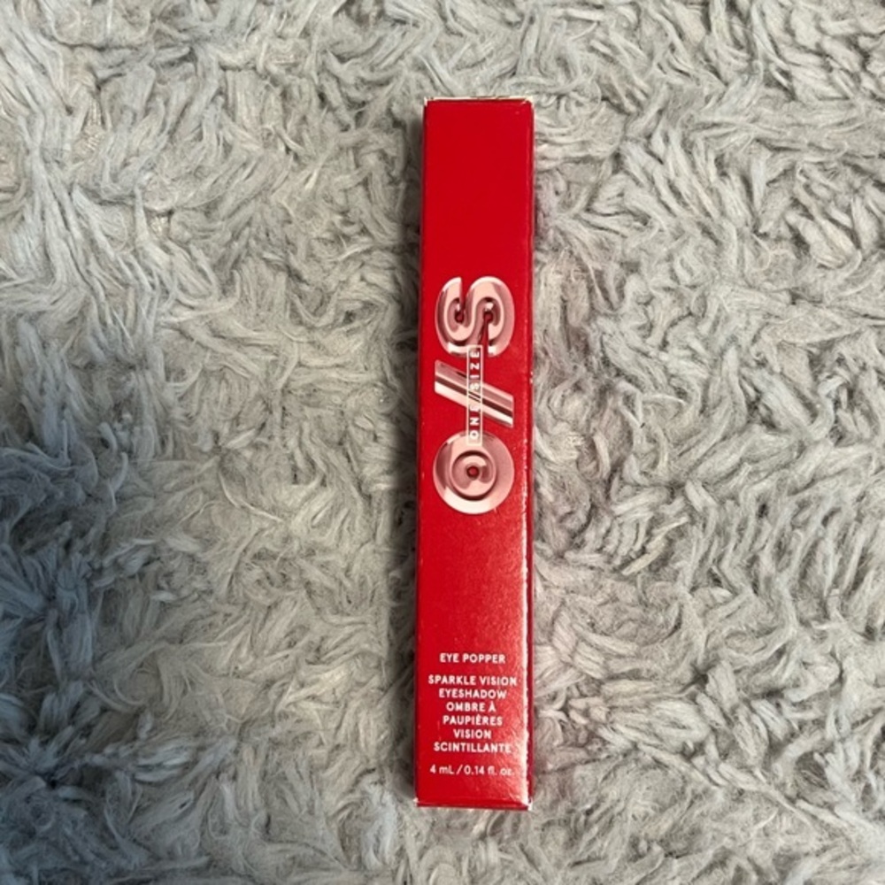 One size liquid eyeshadow in continental